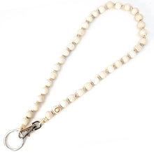 Lade das Bild in den Galerie-Viewer, The Driftwood (kurz)